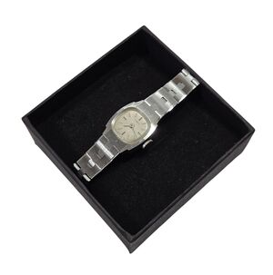 Vintage Timex Womens Silver Tone Watch – 6.75 Inch Band